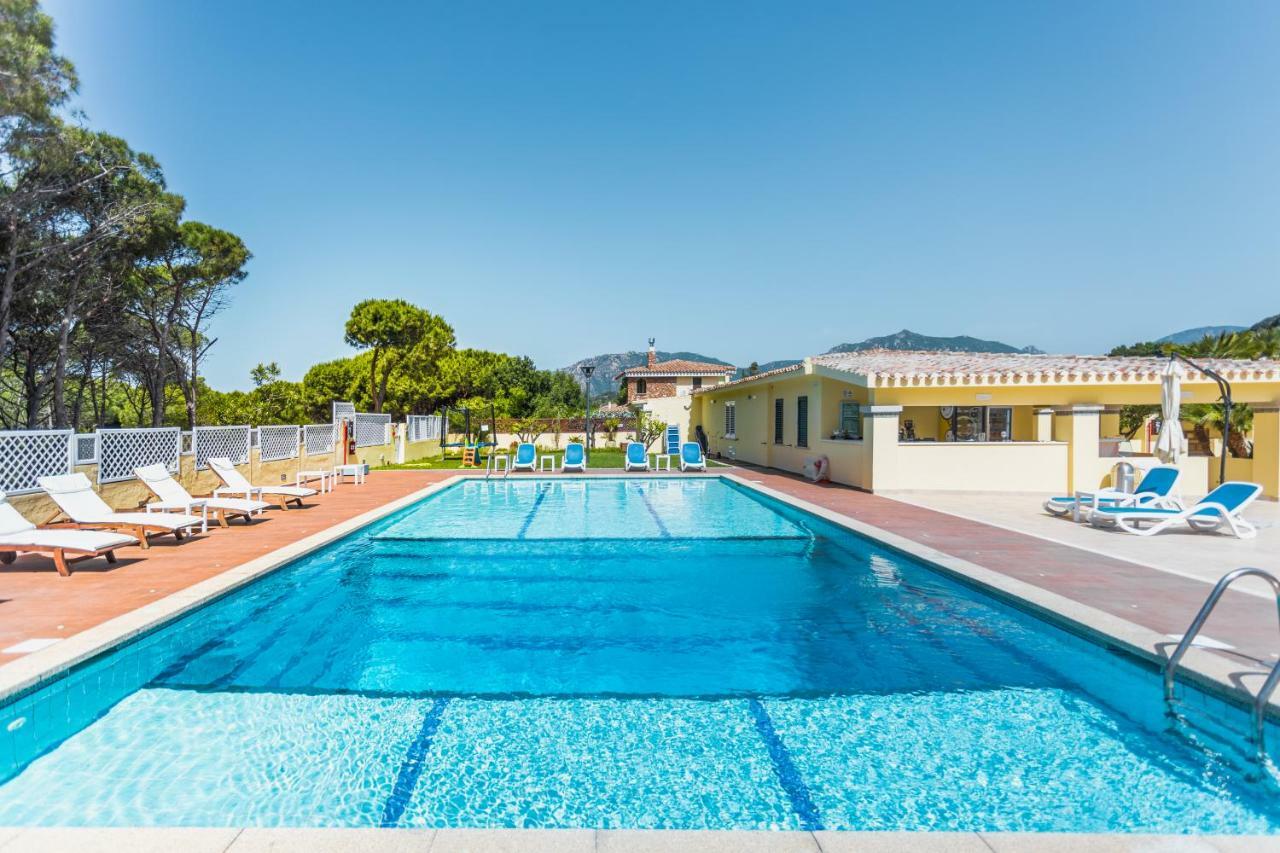 Hotel Fiore Di Maggio Вилласимиус Экстерьер фото